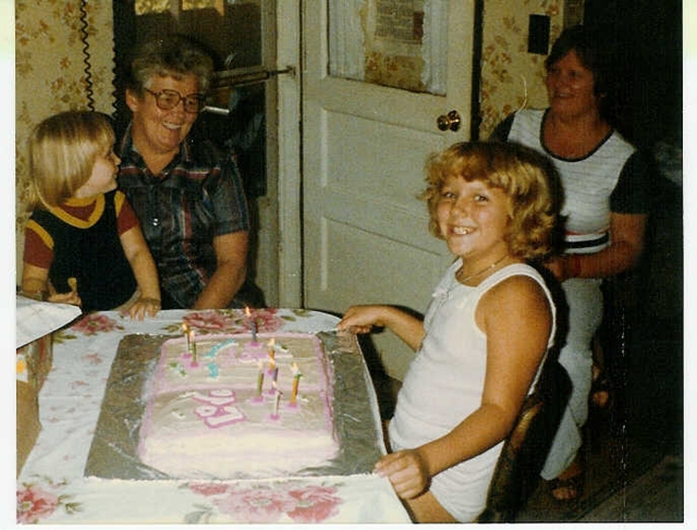 Jolene birthday 1983.jpg